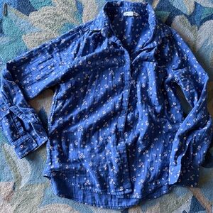 beachlunchlounge Navy Floral women’s medium Shirt